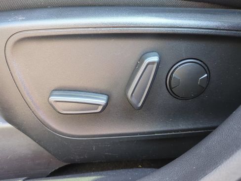 Used 2021 Ford Escape Titanium w/ Titanium Elite Package FWD image 15