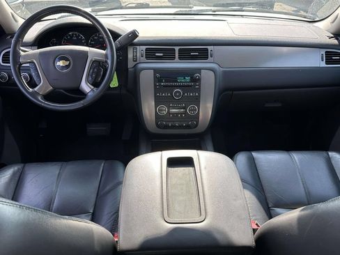 Used 2010 Chevrolet Avalanche LT w/ Luxury Package AWD/4WD image 15