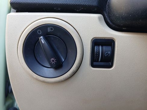 Used 2007 Volkswagen Beetle Coupe w/ Package 1 image 17