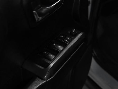 Used 2021 Toyota Tacoma TRD Sport AWD/4WD image 39