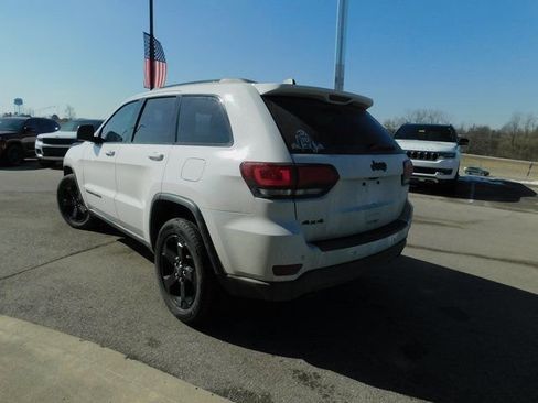 Used 2019 Jeep Grand Cherokee Laredo image 26