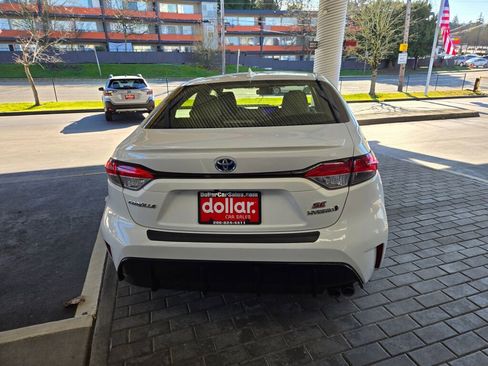 Used 2024 Toyota Corolla SE w/ SE Package image 6
