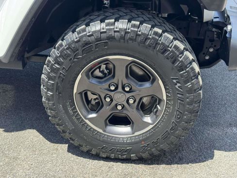 Used 2020 Jeep Gladiator Rubicon AWD/4WD image 9