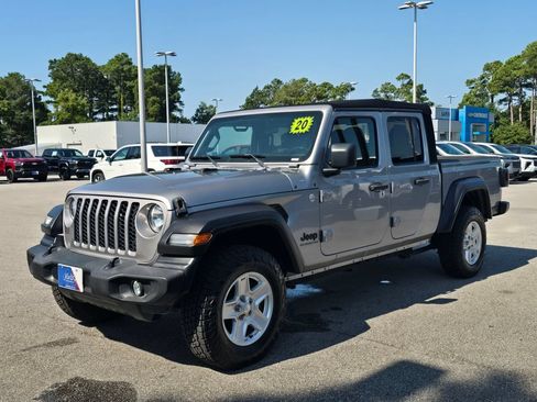 Used 2020 Jeep Gladiator Sport w/ Quick Order Package 24S AWD/4WD image 1