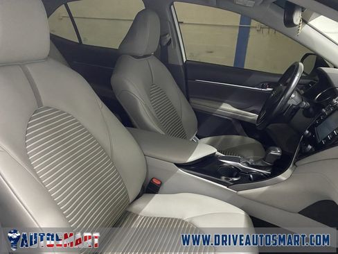 Used 2020 Toyota Camry SE image 22