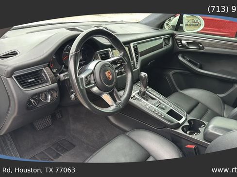 Used 2015 Porsche Macan Turbo AWD/4WD image 23