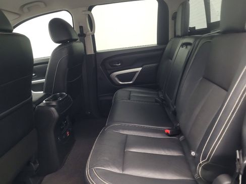 Used 2019 Nissan Titan PRO-4X w/ Pro-4x Convenience Package image 18
