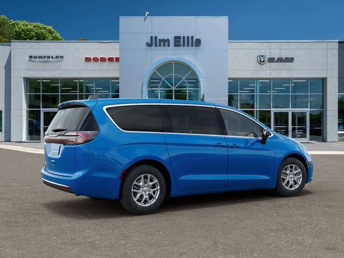 New 2026 Chrysler Pacifica Select FWD image 4