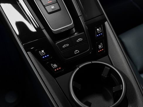 Used 2025 Porsche 911 Carrera image 46