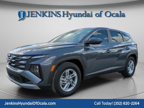 Certified 2025 Hyundai Tucson SE image 7