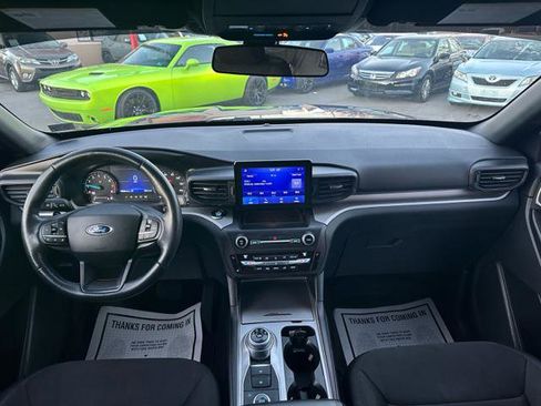 Used 2020 Ford Explorer XLT w/ Comfort Package image 22