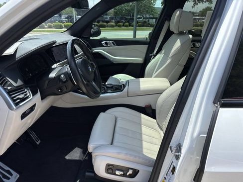 Used 2021 BMW X5 xDrive40i w/ M Sport Package AWD/4WD image 15