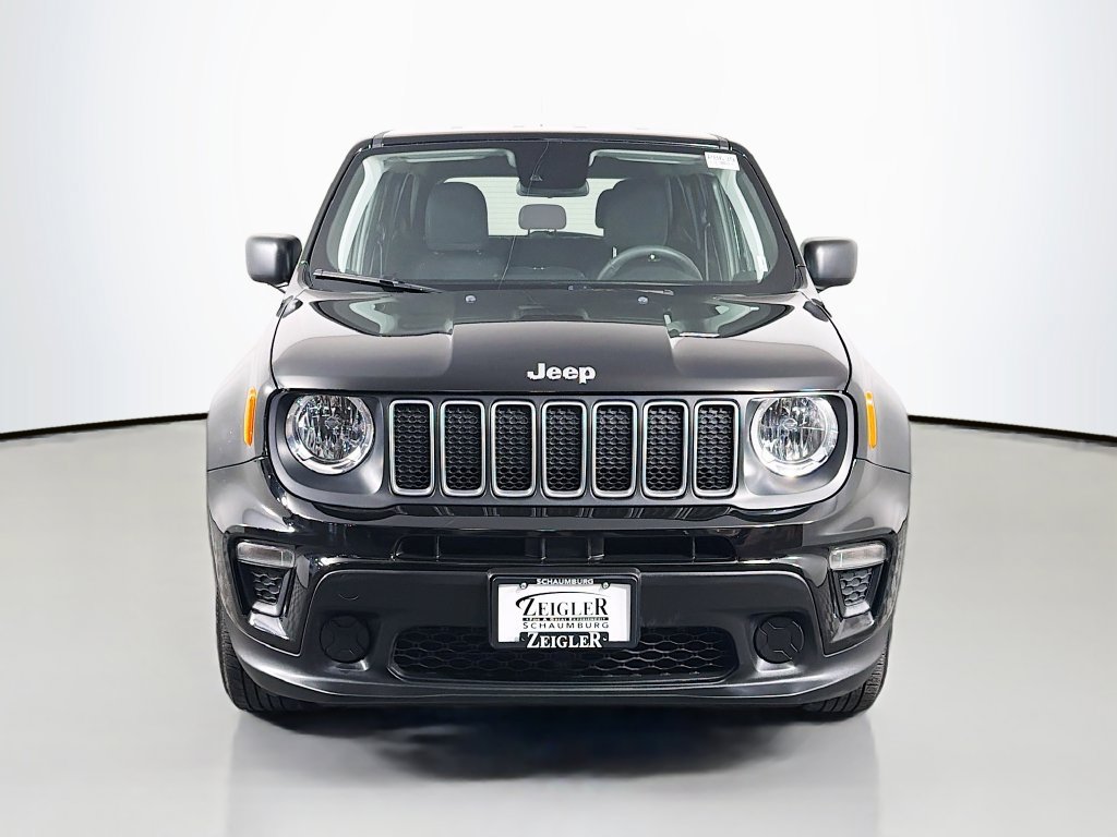 Used 2023 Jeep Renegade Latitude AWD/4WD image 2