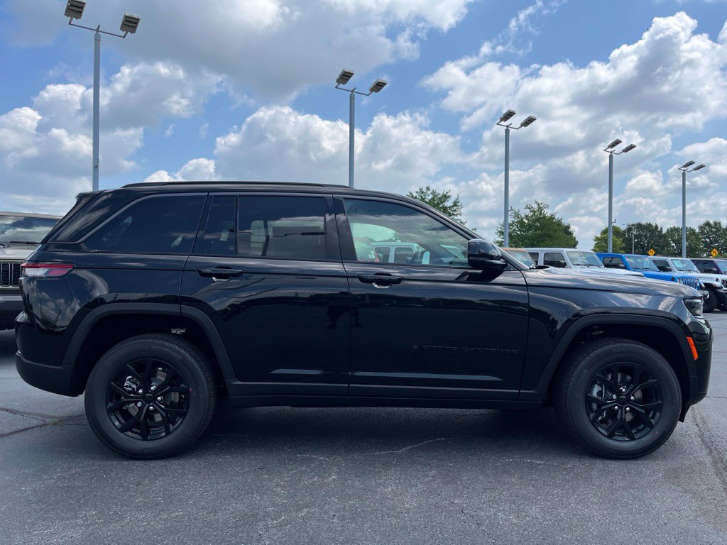 New 2026 Jeep Grand Cherokee 4WD image 40