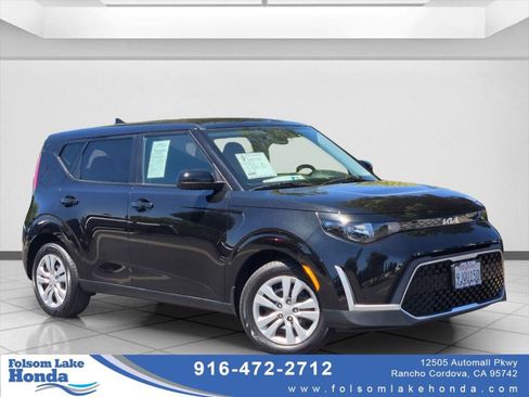 Used 2023 Kia Soul LX image 1
