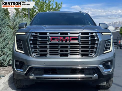 Used 2025 GMC Yukon XL Denali w/ Advanced Technology Package AWD/4WD image 2