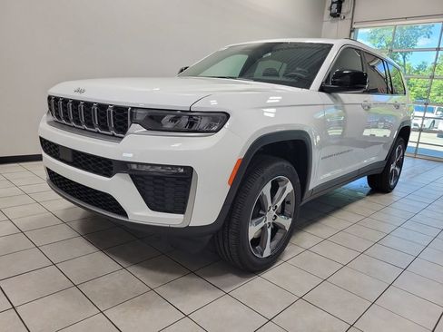 New 2026 Jeep Grand Cherokee L Limited AWD/4WD image 3