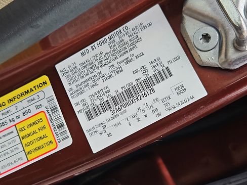 Used 2015 Ford Fusion SE w/ Equipment Group 202A image 34