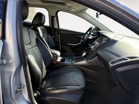 Used 2014 Ford Focus Titanium FWD image 19
