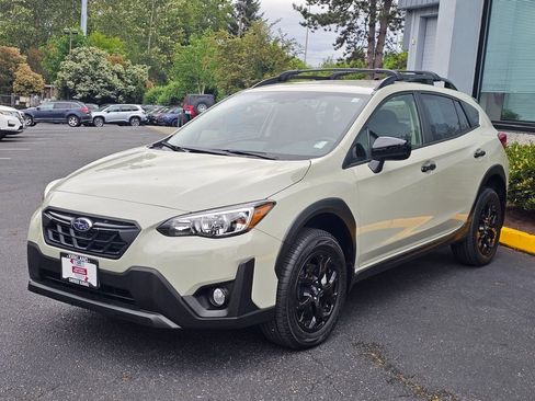 Certified 2023 Subaru Crosstrek 2.0i Premium w/ Special Edition AWD/4WD image 3