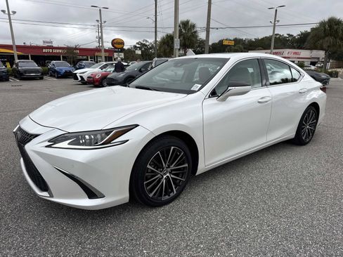 Certified 2024 Lexus ES 350 w/ Premium Package image 7