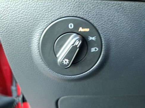 Used 2024 Volkswagen Taos SE image 24