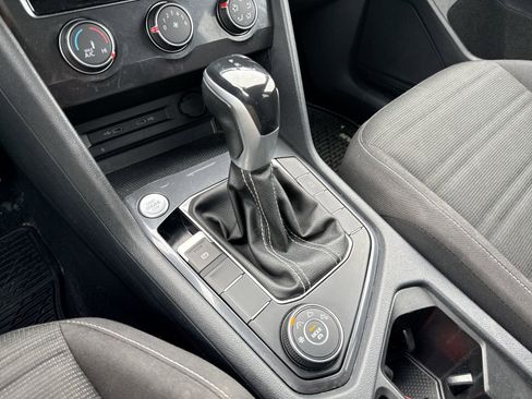 Used 2022 Volkswagen Tiguan S image 21