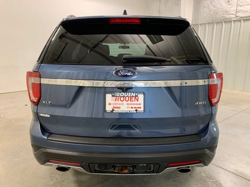 Used 2018 Ford Explorer XLT AWD/4WD image 8