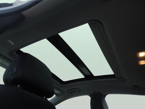 Used 2020 Chevrolet Malibu Premier FWD image 33