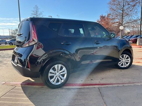 Used 2024 Kia Soul LX image 6