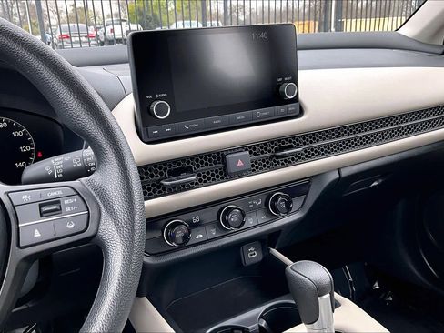 Certified 2025 Honda HR-V LX image 6