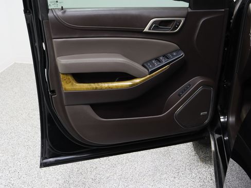 Used 2016 GMC Yukon Denali w/ Open Road Package image 12