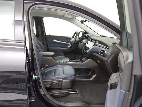 Used 2023 Chevrolet Bolt EUV Premier w/ Sun & Sound Package image 20