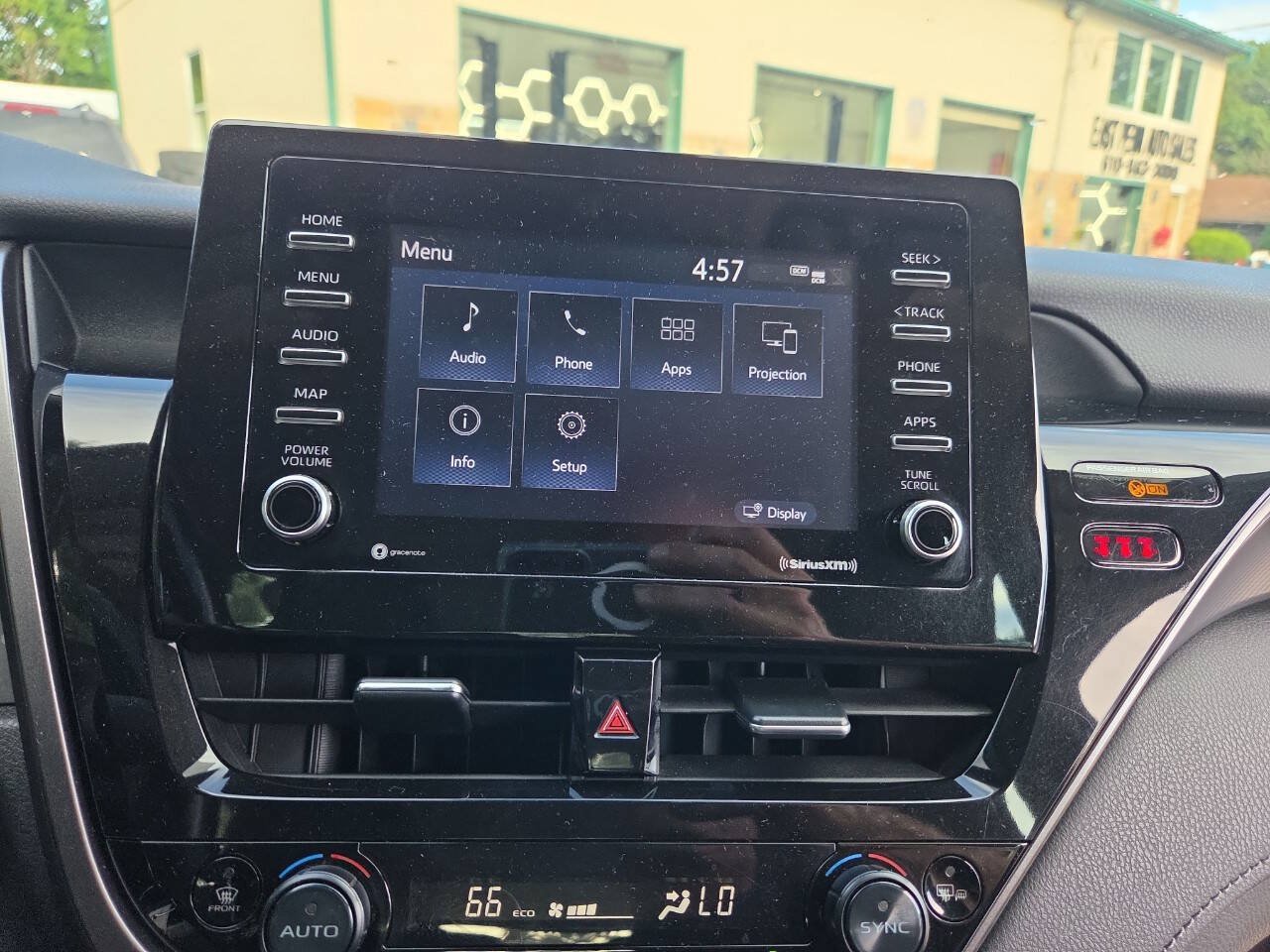 Used 2022 Toyota Camry SE FWD image 26