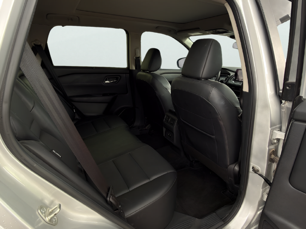 Certified 2025 Nissan Rogue SV w/ SV Premium Package AWD/4WD image 27