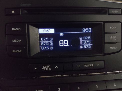 Used 2018 Hyundai Elantra SE FWD image 25