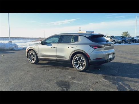 New 2026 Chevrolet Equinox EV LT image 6