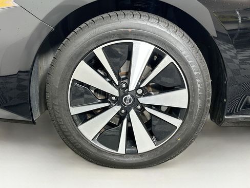 Used 2021 Nissan Altima 2.5 SV FWD image 11