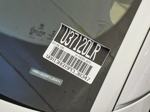 Certified 2023 BMW 530e w/ Convenience Package image 33