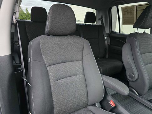 Used 2023 Honda Ridgeline Sport image 11