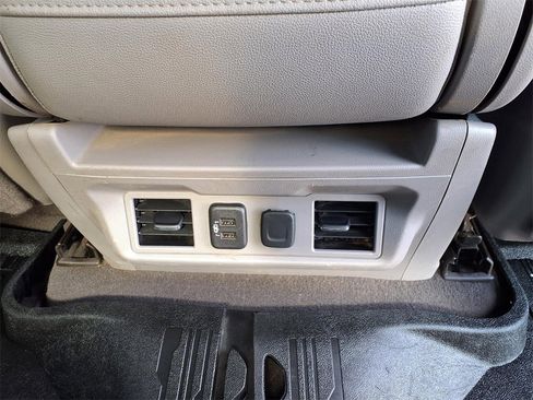 Used 2019 GMC Sierra 1500 SLT image 18