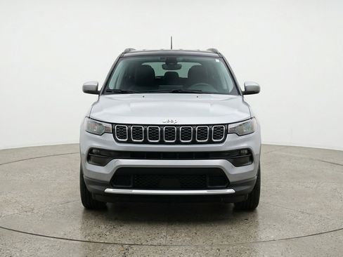 Used 2025 Jeep Compass Limited image 2