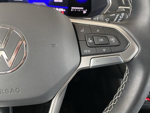 Certified 2022 Volkswagen Tiguan SE w/ Panoramic Sunroof Package image 7