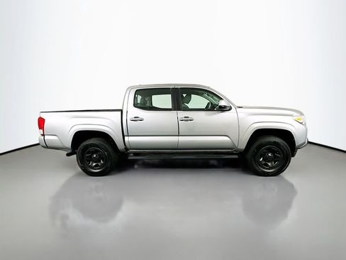 Used 2016 Toyota Tacoma SR w/ Towing Package image 4