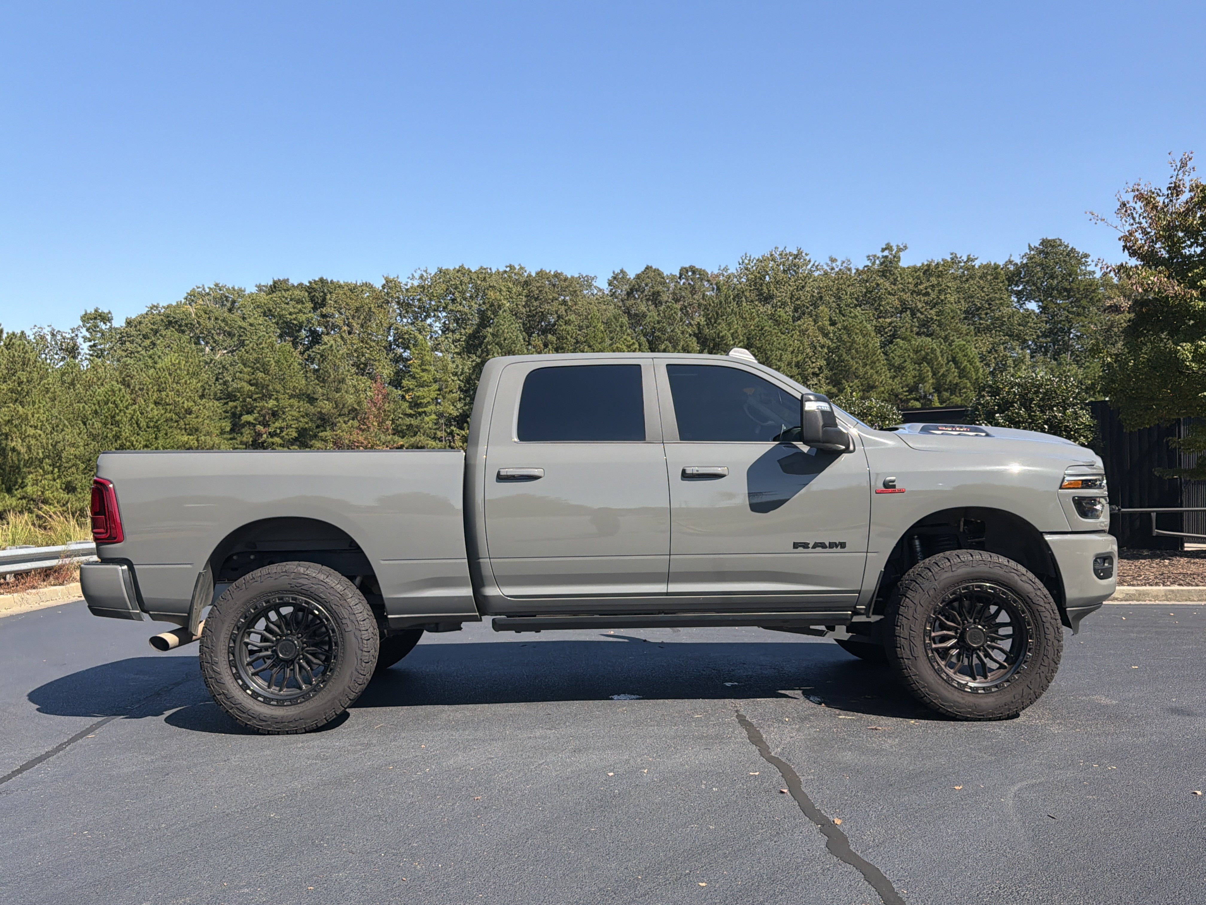 Used 2026 RAM 2500 Laramie AWD/4WD image 5