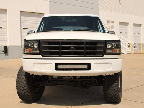 Used 1993 Ford Bronco XLT AWD/4WD image 24
