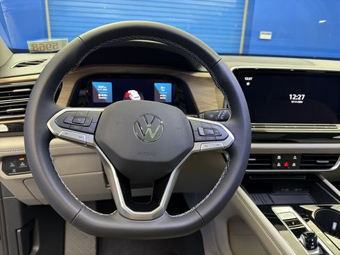 New 2026 Volkswagen Atlas SE image 14