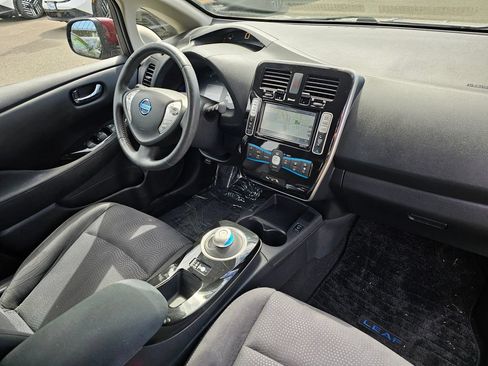 Used 2017 Nissan Leaf SV FWD image 30