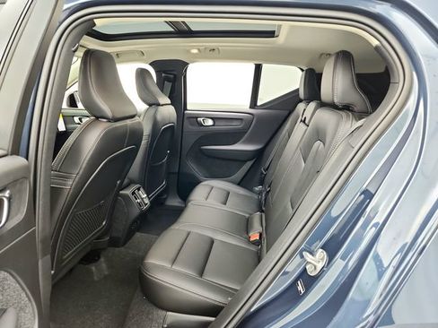 New 2026 Volvo XC40 B5 Core w/ Climate Package image 28