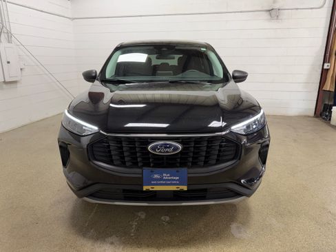 Used 2025 Ford Escape Active AWD/4WD image 29